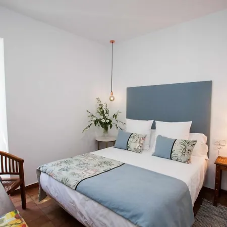 Isg Mezquita 5 Apartman *
